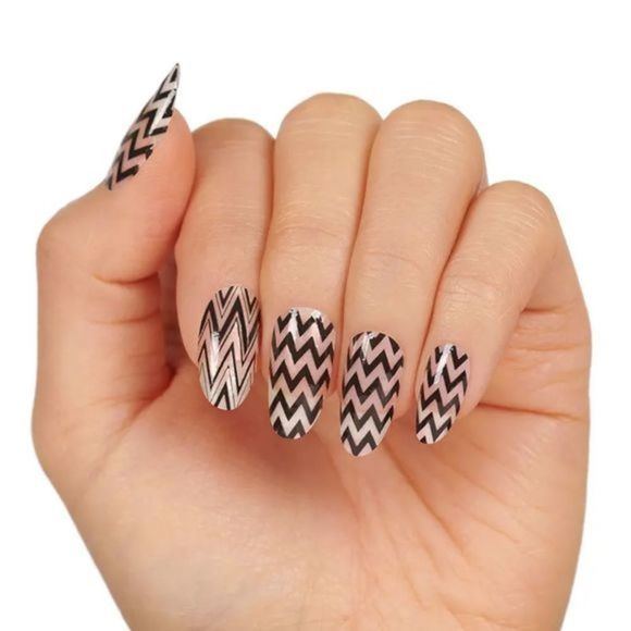 Color Street | Keep Calm and Chevron, Chevron design on clear base nail strips - Picture 3 of 16